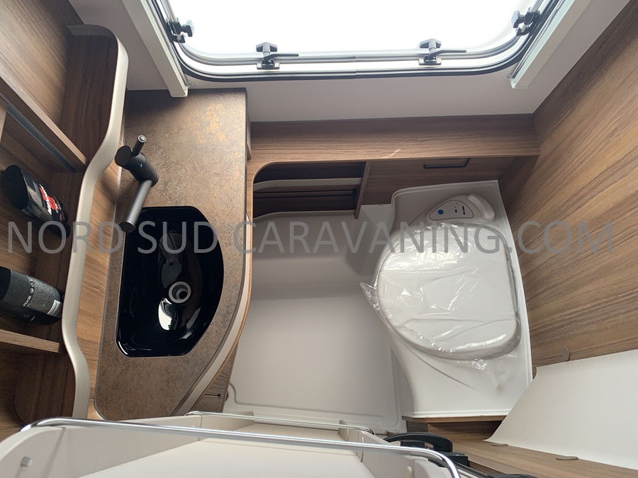 salle de bain eriba touring 430 legend