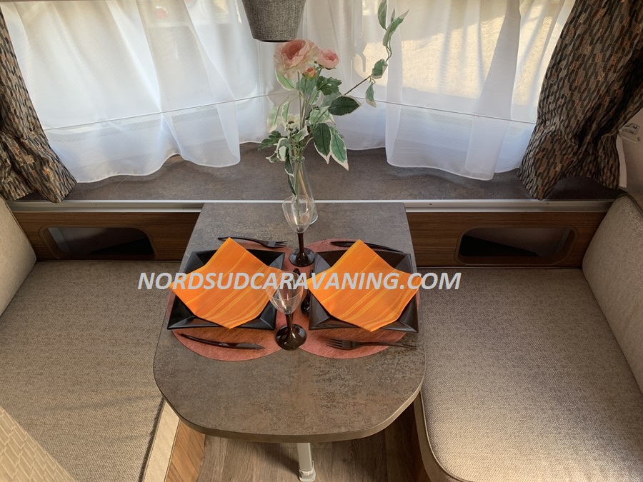 salon eriba touring 430 legend