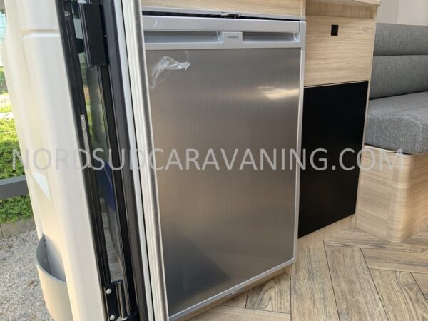 Caravelair 410 sport line frigo