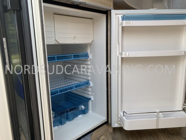 Caravelair alba 400 frigo ouvert