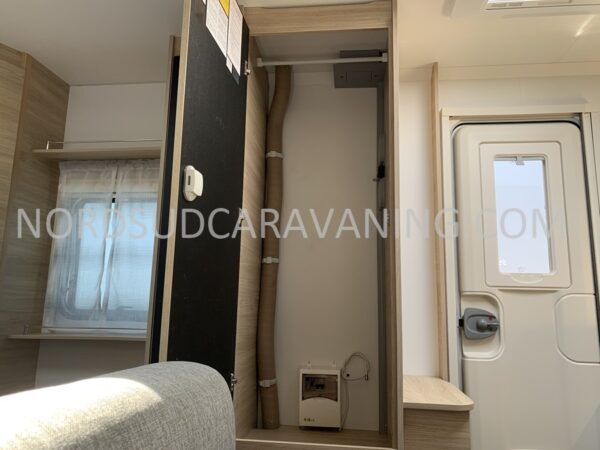 Caravelair 410 sport line penderie