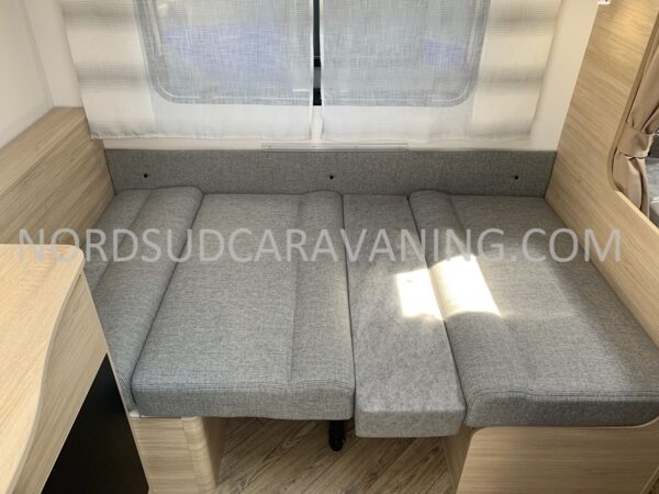 Caravelair 410 sport line lit dinette