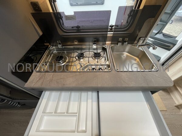 HOBBY DE LUXE 490 KMF – Image 7