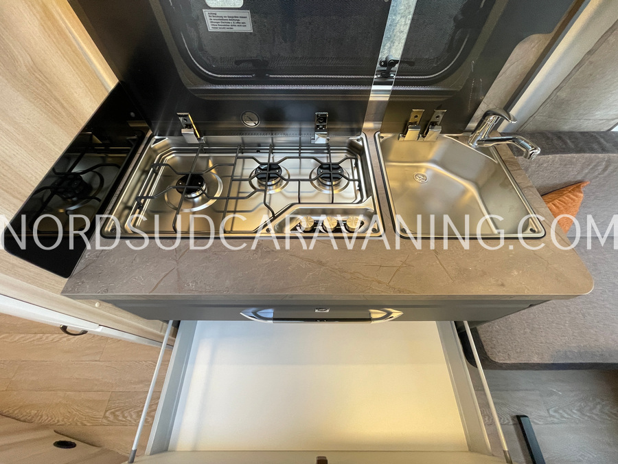 HOBBY DE LUXE 495 WFB – Image 9