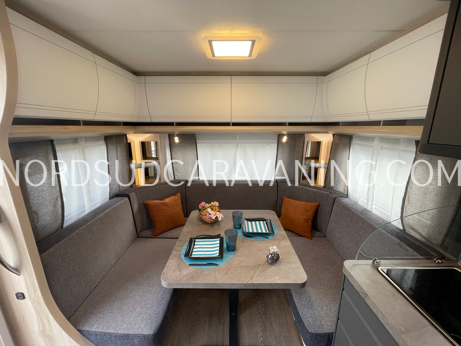 HOBBY DE LUXE 460 UFE – Image 2