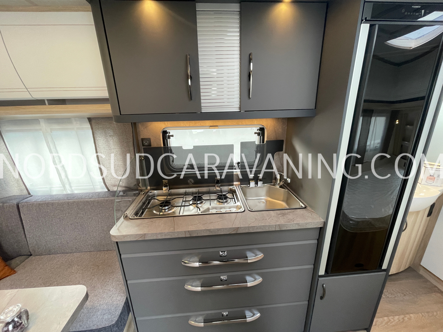 HOBBY DE LUXE 460 UFE – Image 5