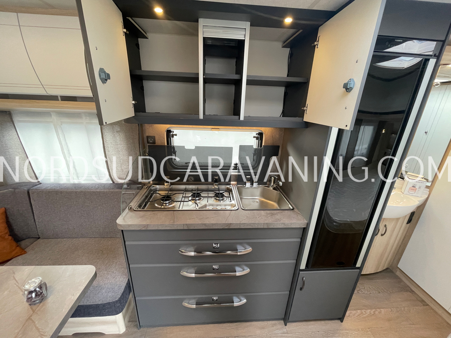 HOBBY DE LUXE 460 UFE – Image 6