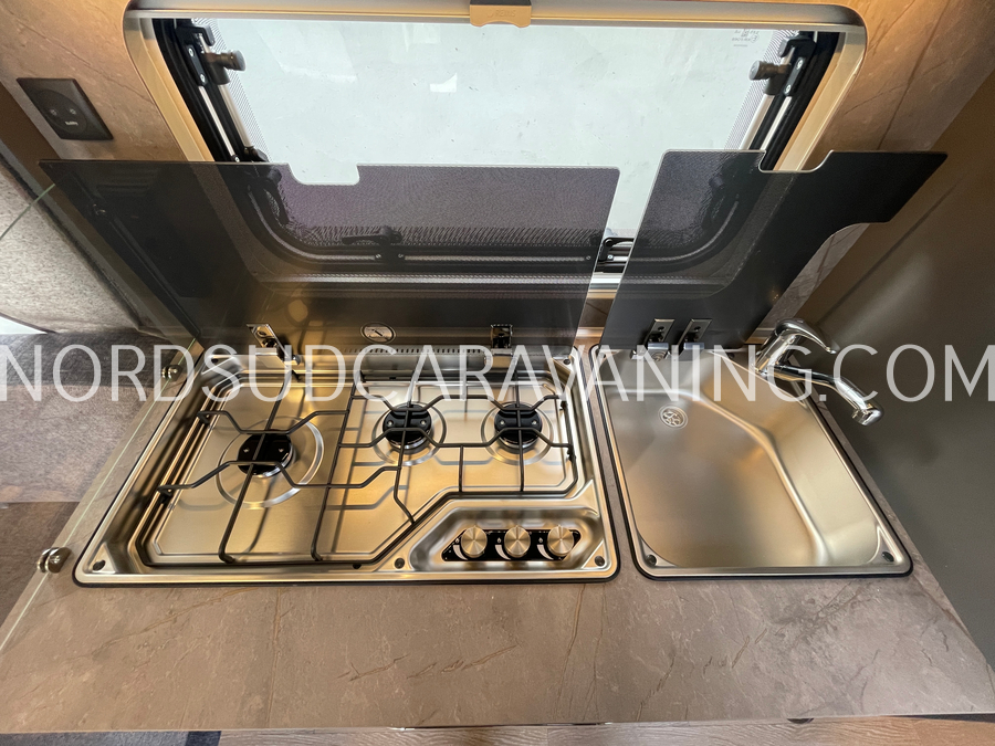 HOBBY DE LUXE 460 UFE – Image 7