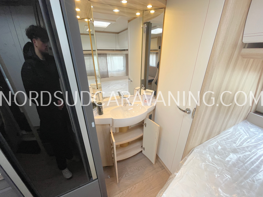 HOBBY DE LUXE 460 UFE – Image 20