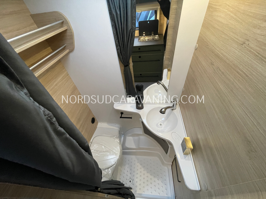 CARAVELAIR 480 SPORT LINE – Image 12