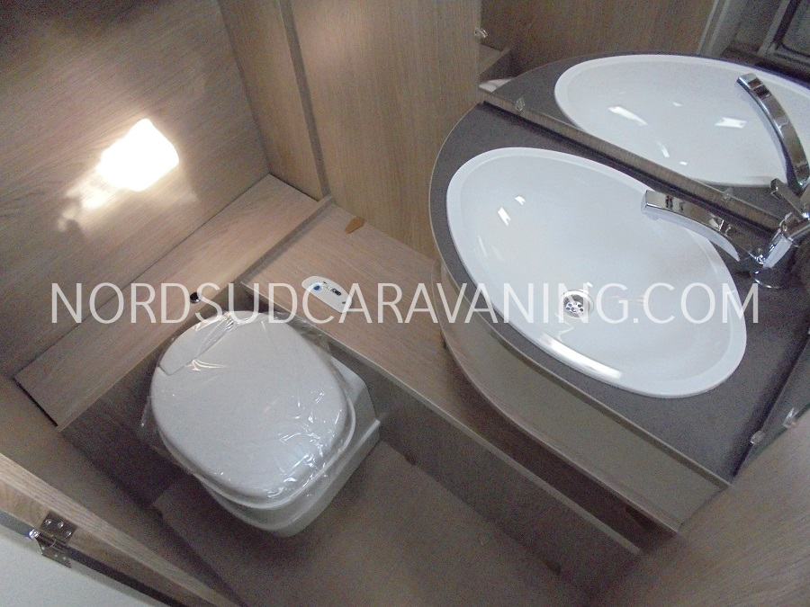 BÜRSTNER PREMIO LIFE 425 TS – Image 7