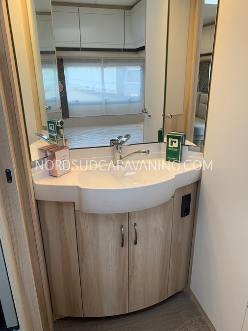 HOBBY DE LUXE 460 UFE – Image 12